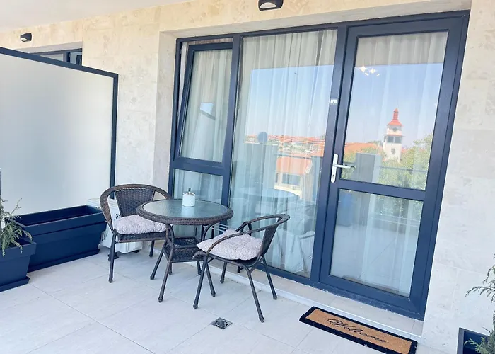 Apartment Wave & Sea